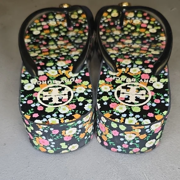 Tory Burch Classic Wedge Flip Flop w/ BOX Black Sandals with Floral Size 7 - Picture 4 of 10